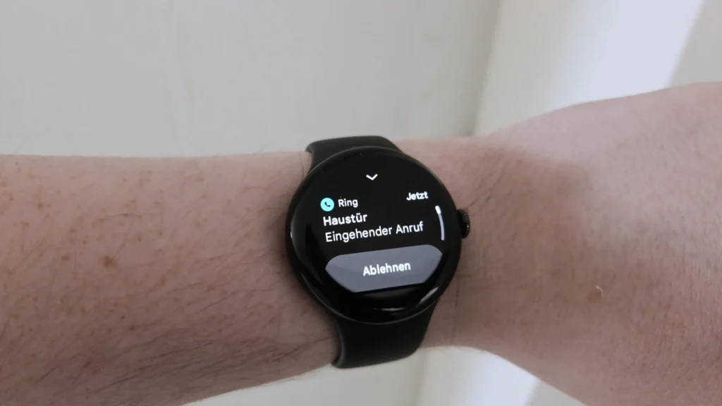Eingang Klingelnachricht auf der Smartwatch